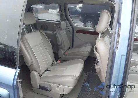 2007 Chrysler Town & Country Touring z USA, uszkodzony, nr VIN 2A4GP54LX7R152602